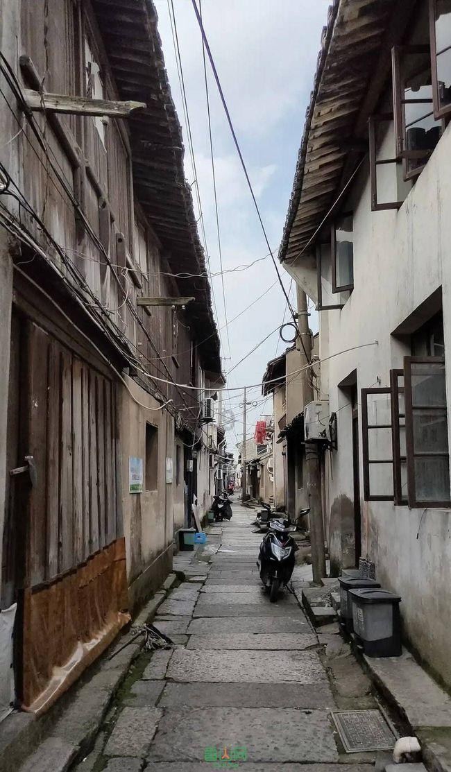 廖凡在娱乐圈里不红，是因为他正在另一个圈子里，风生水起